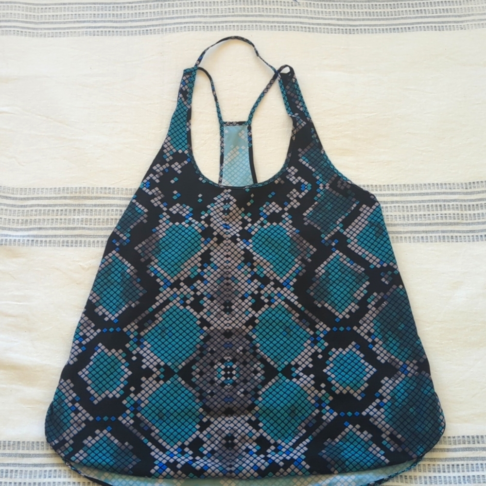 Lululemon top